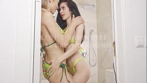 4K Hot Shower Lesbians Kissing and pussy fingering till Orgasmus