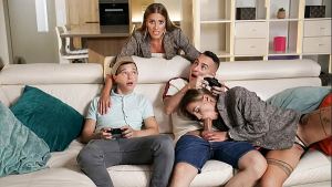 Twin Stepmoms Are Working Hard to To Take Care of Their Stepsons – Cncmilf