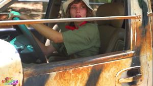 Ahanu Reed Shows Bae Brattty A Good Time At A Drive Thru Safari
