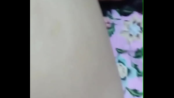 di luar lagi hujan kebetulan suami sedang pergi keluar kebetulan tetangga main kerumah