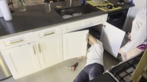 Dickflash , Bigmax8inch Girlfriend Fucks the Plumber and Drains his Pipe in her Mouth