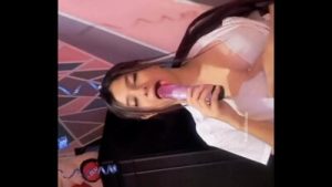 PORN ACTRESS SHOWS HER NUDE TITS (REAL HOMEMADE)