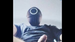 Secreto y fetiche con un rubio de polla mediana desnudo en el coche. Bad wolf28 eres un verdadero hombre.