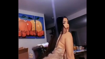 Evelin vp baila y mira pidiendo ser cogida
