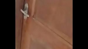 Fui a esposa perfeita e deixei meu amante gozar no meu bumbum