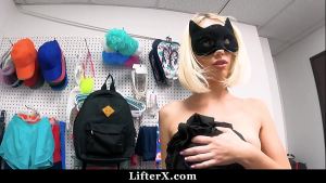 Guard Brings Sky Pierce to The Store’s Back Office for Her Suspicious Activity – Lifterx