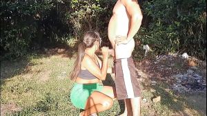 O safado me levou no mato e comeu meu cú