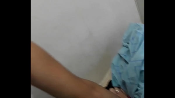 metiendole dedo en el culo a pendeja argentina