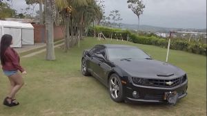 este carro me gusta mucho me tocare en el