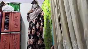 Bu guru pergoki murid sedang ngocok lalu di ajak ngentot