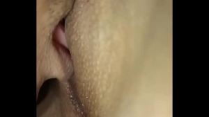 bokep indonesia iseng ajak teman suami main kerumah saat suami lagi shift kerja