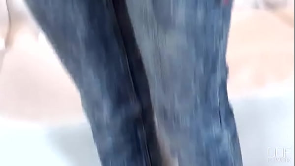 Giving Us Juicy Views!