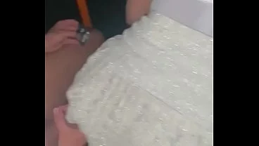 Esposa se transforma em puta e fode dois machos na frente do marido