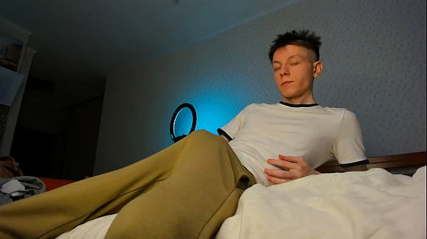 Fan Requested No Hands Cum Slim 18yo Twink Delivers