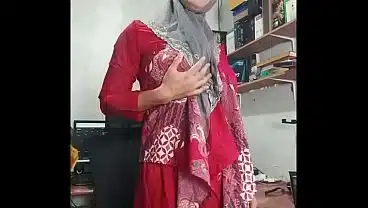 Hijab Ladyboys Cum Masturbating