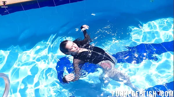 Underwater Jessica Bunny swimming pool