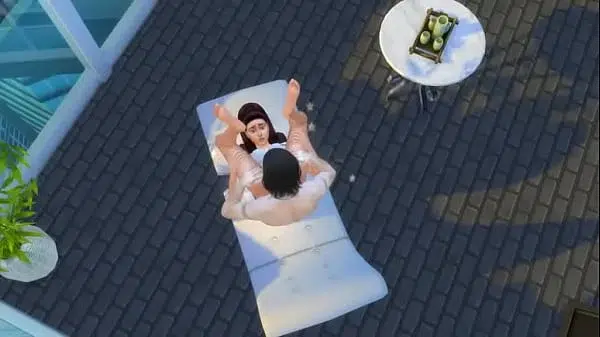 Страстный секс на кресле незастекленного балкона