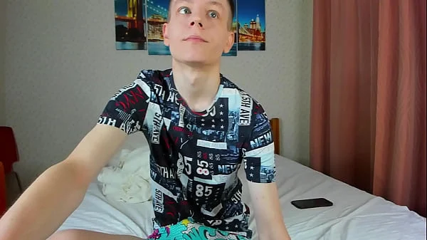 Hung 55kg Twink Teases And Demands Adoration