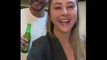 “Vem ver Corno, olha o que esse pau faz com sua esposinha” – Esse casada brasileira é uma delicia, Fodeu negão pauzudo e ainda humilhou o corno