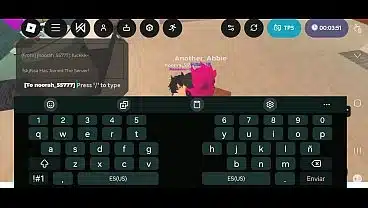 Futanari encuentra a blanca amante de las vergas negras y le enseña quien la tiene mas larga – Roblox
